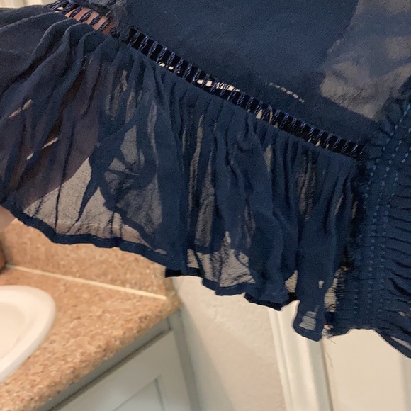 Intermix blouse - Picture 7 of 8